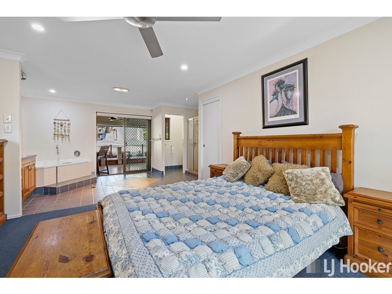 2 Kalmia Drive, Redland Bay QLD 4165