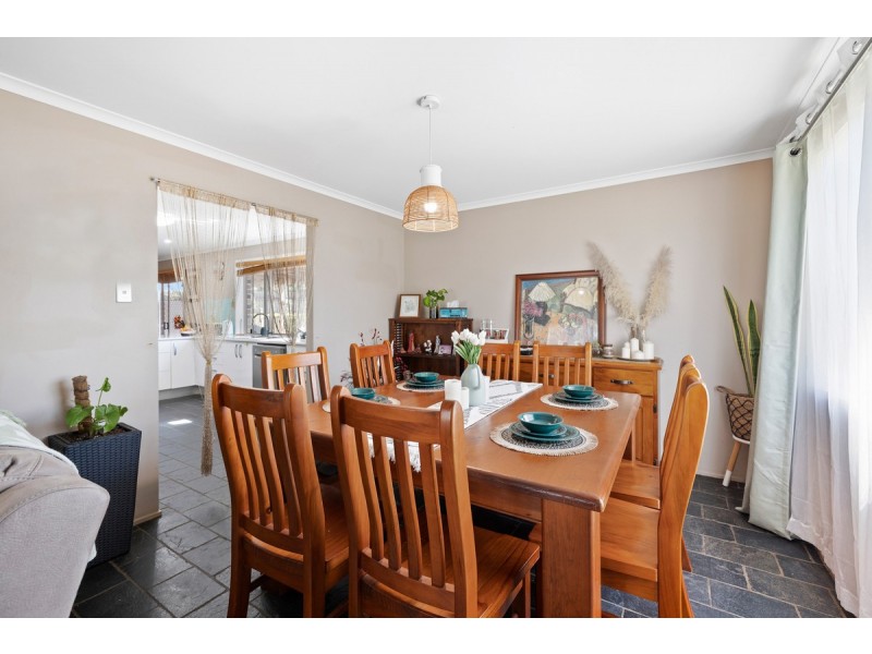 19 Peel Street, Redland Bay QLD 4165
