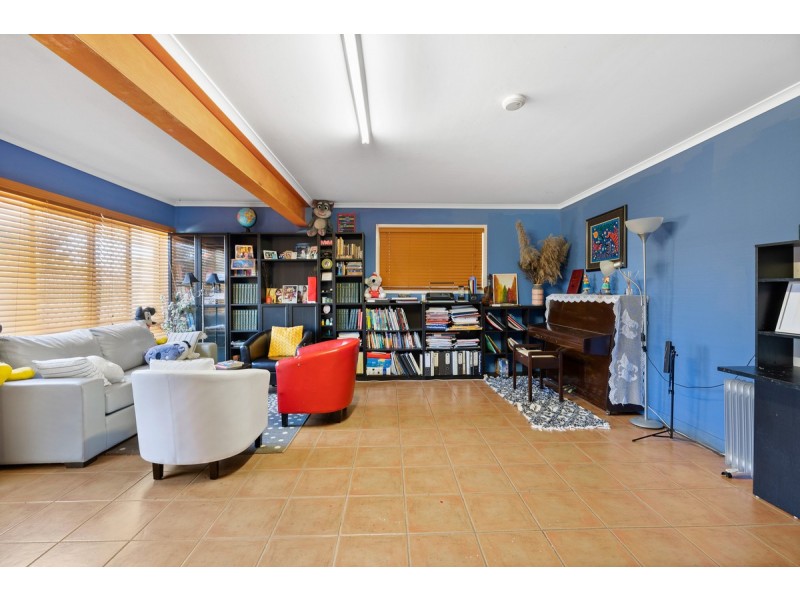 19 Peel Street, Redland Bay QLD 4165