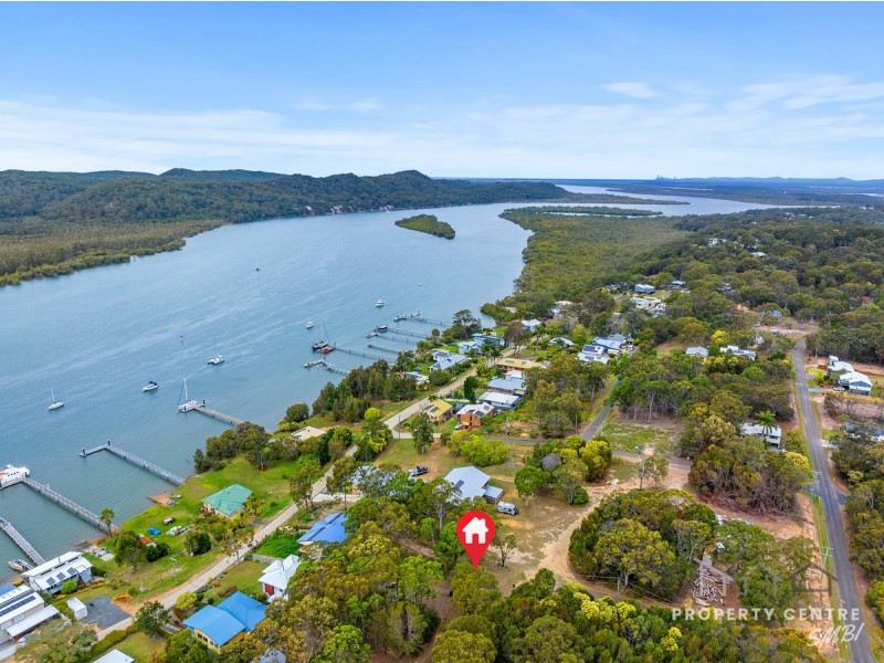43 Scenic Drive, Russell Island QLD 4184