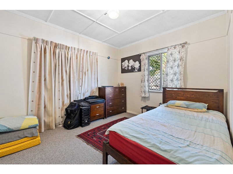 39 Peranga Street, Manly QLD 4179