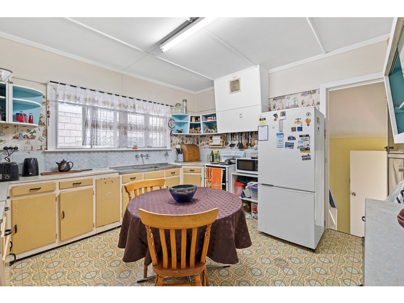 39 Peranga Street, Manly QLD 4179