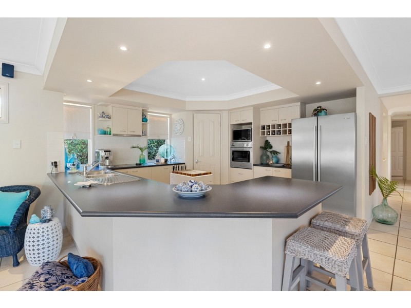 4 Cedarview Place, Wellington Point QLD 4160