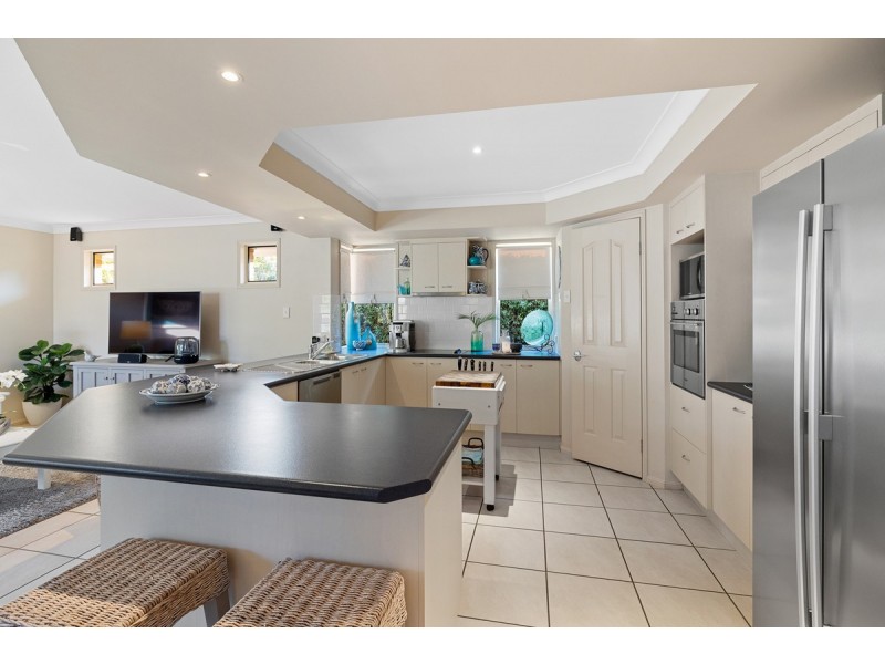 4 Cedarview Place, Wellington Point QLD 4160