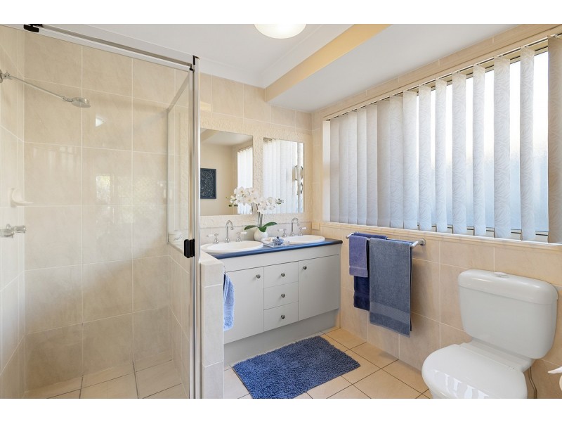 4 Cedarview Place, Wellington Point QLD 4160