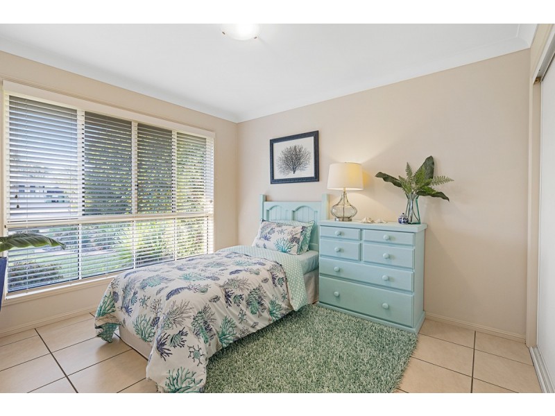 4 Cedarview Place, Wellington Point QLD 4160