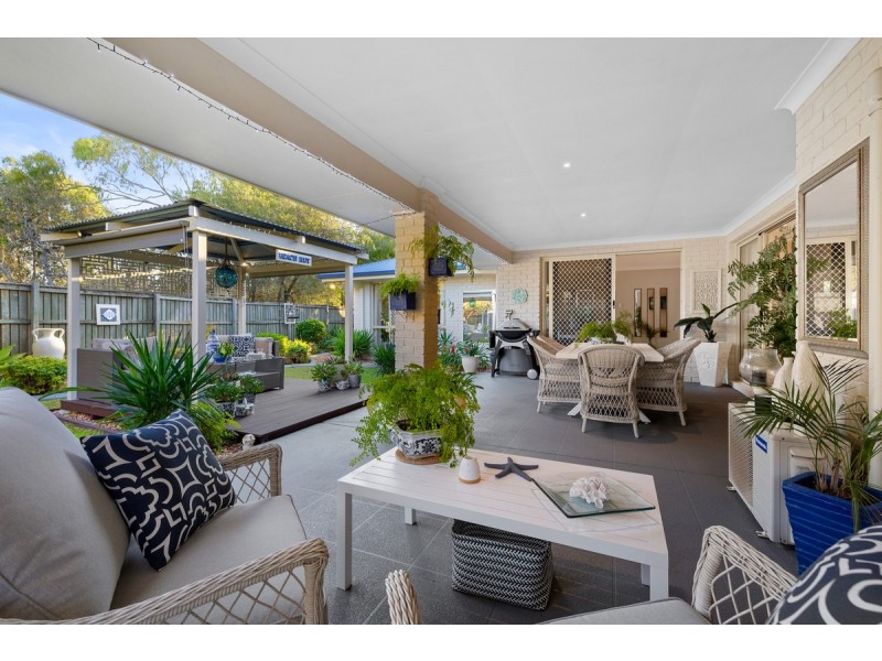4 Cedarview Place, Wellington Point QLD 4160