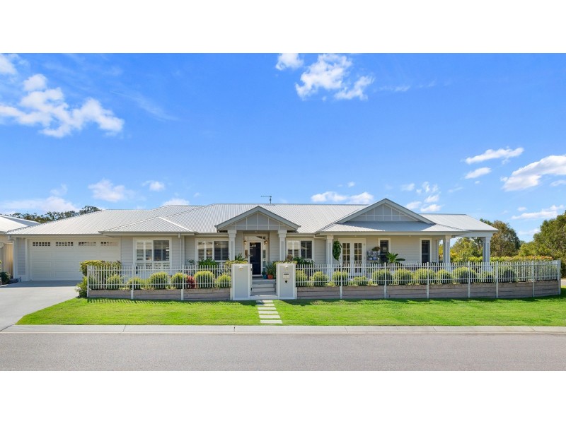 1 Jake Circuit, Redland Bay QLD 4165