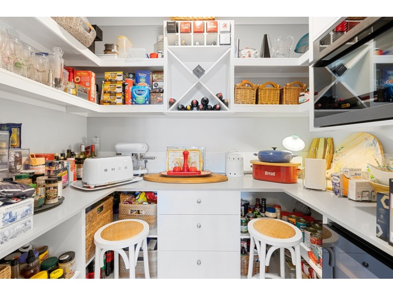 1 Jake Circuit, Redland Bay QLD 4165