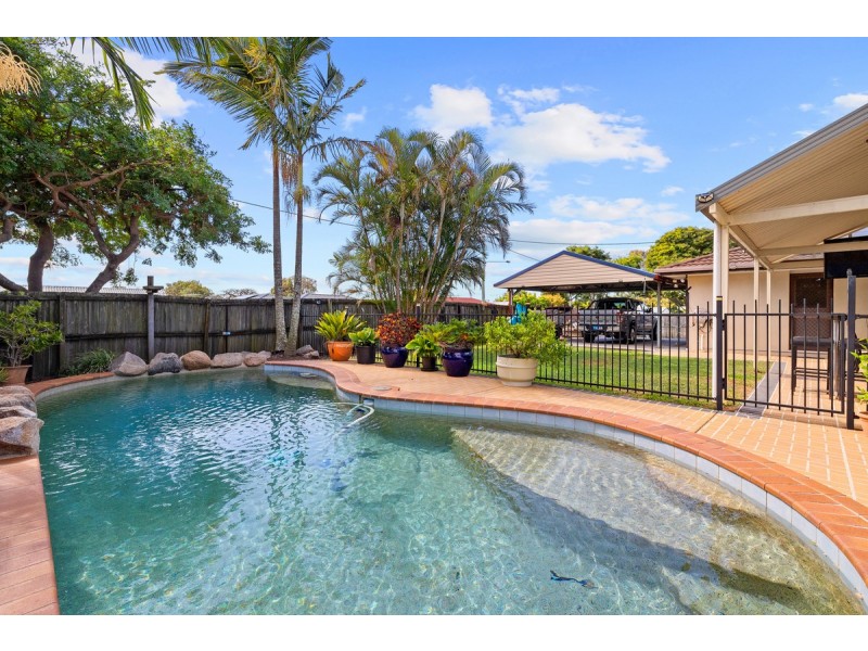 1 Petaluma Court, Victoria Point QLD 4165