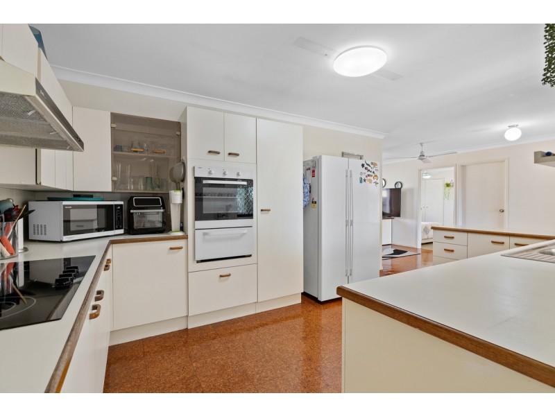 1 Petaluma Court, Victoria Point QLD 4165
