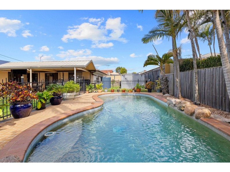 1 Petaluma Court, Victoria Point QLD 4165