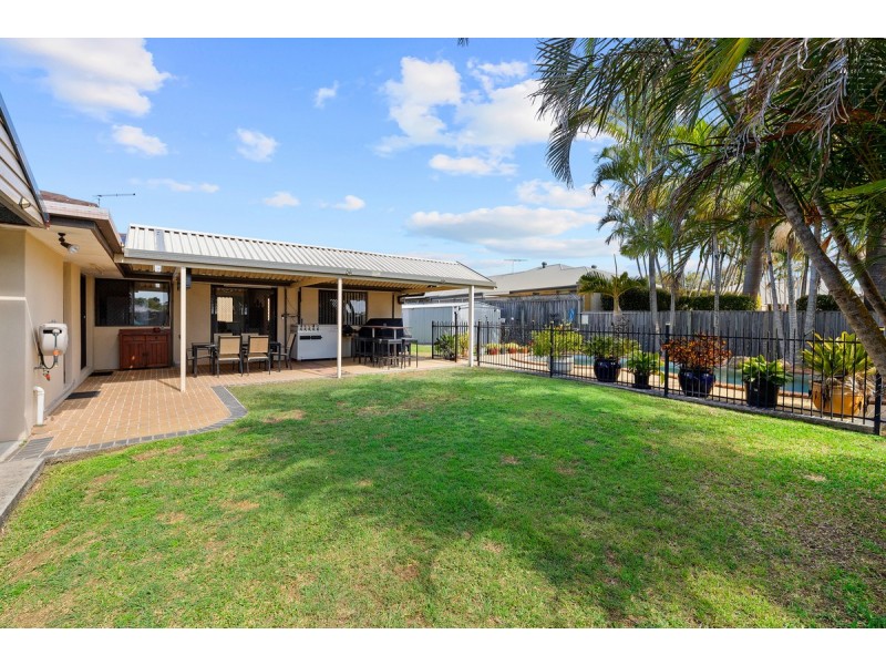 1 Petaluma Court, Victoria Point QLD 4165