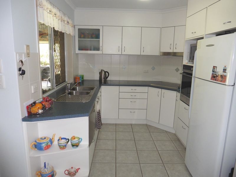 18 Terrier Court, Redland Bay QLD 4165