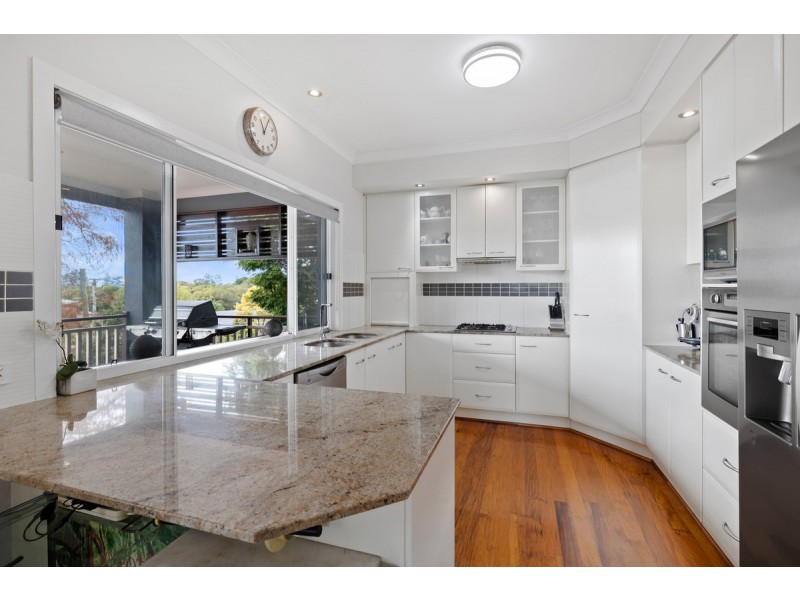 37 Wilde Street, Wynnum QLD 4178
