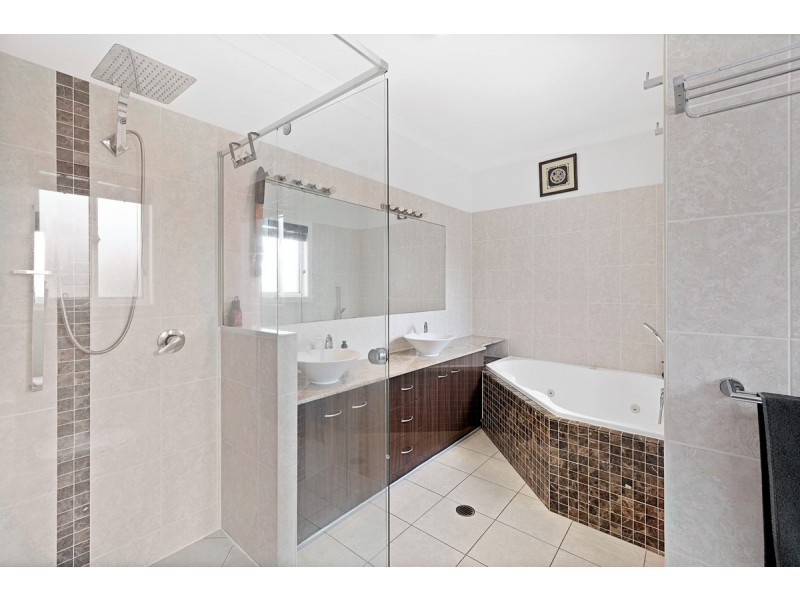 37 Wilde Street, Wynnum QLD 4178