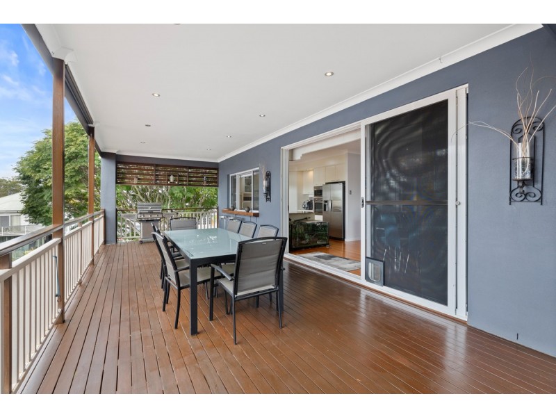 37 Wilde Street, Wynnum QLD 4178