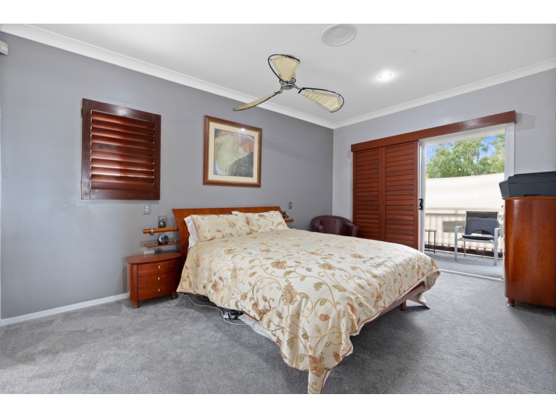 37 Wilde Street, Wynnum QLD 4178