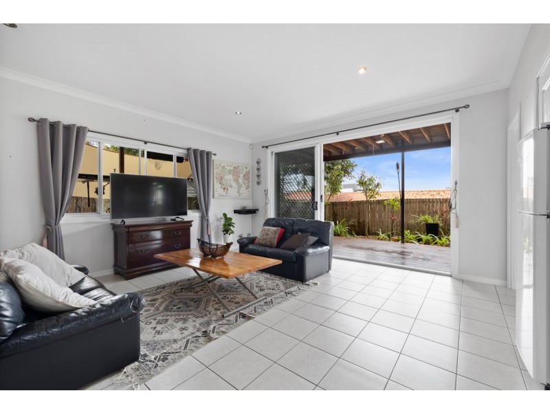 37 Wilde Street, Wynnum QLD 4178