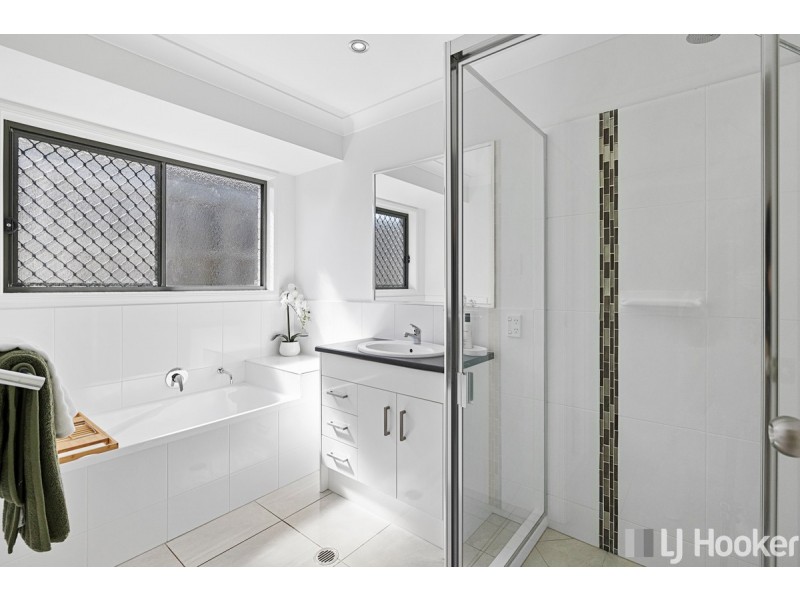 6 Pinevale Court, Victoria Point QLD 4165