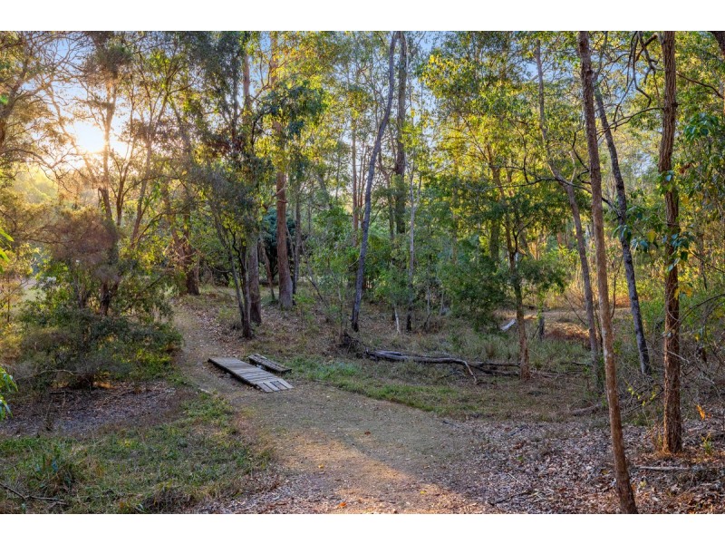 160 Pioneer Road, Sheldon QLD 4157