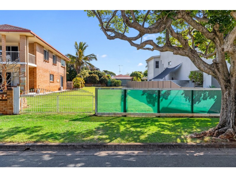 19 Broadwater Terrace, Redland Bay QLD 4165