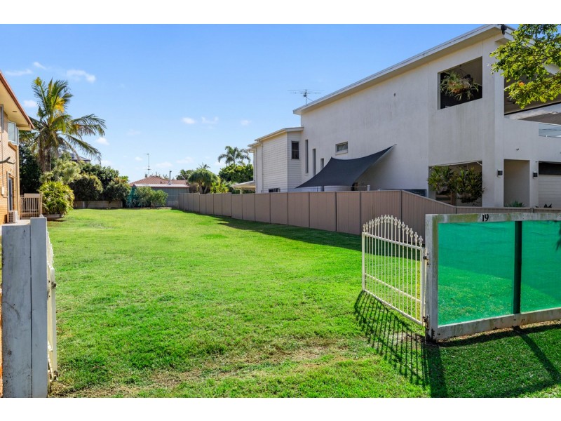 19 Broadwater Terrace, Redland Bay QLD 4165