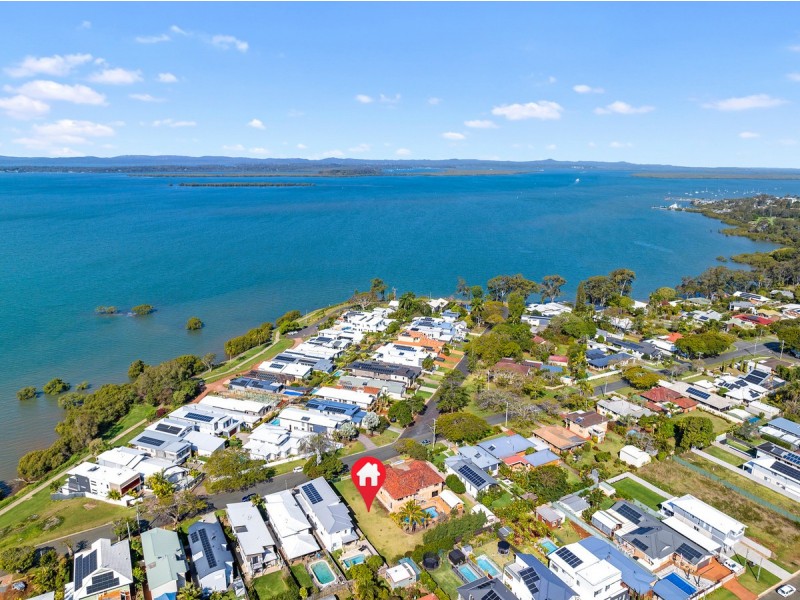 19 Broadwater Terrace, Redland Bay QLD 4165
