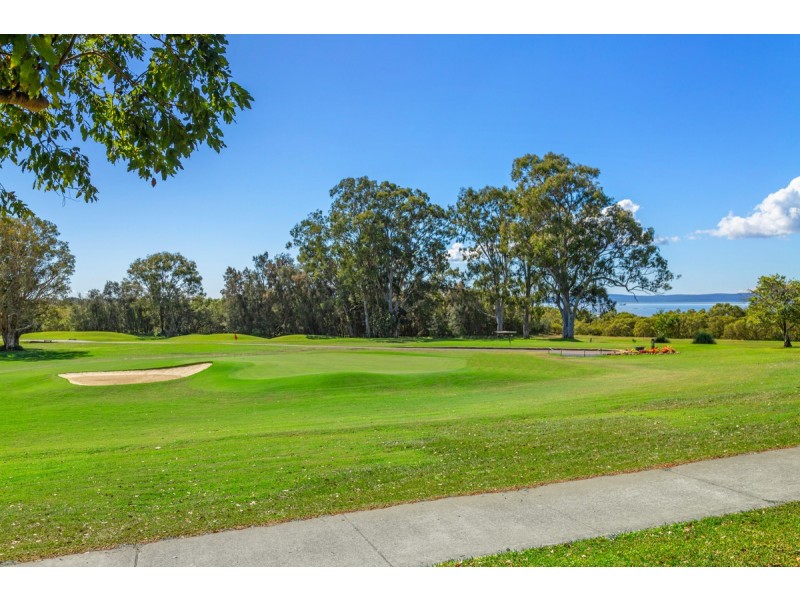 19 Broadwater Terrace, Redland Bay QLD 4165