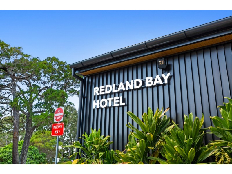 19 Broadwater Terrace, Redland Bay QLD 4165