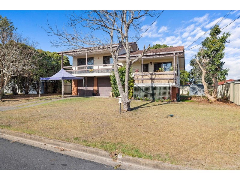 11 Sunbury Street, Birkdale QLD 4159