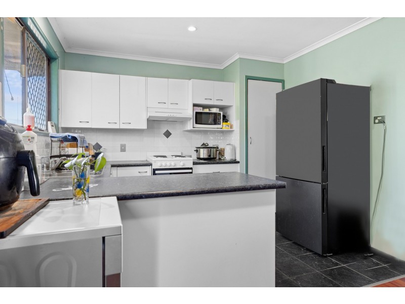 11 Sunbury Street, Birkdale QLD 4159