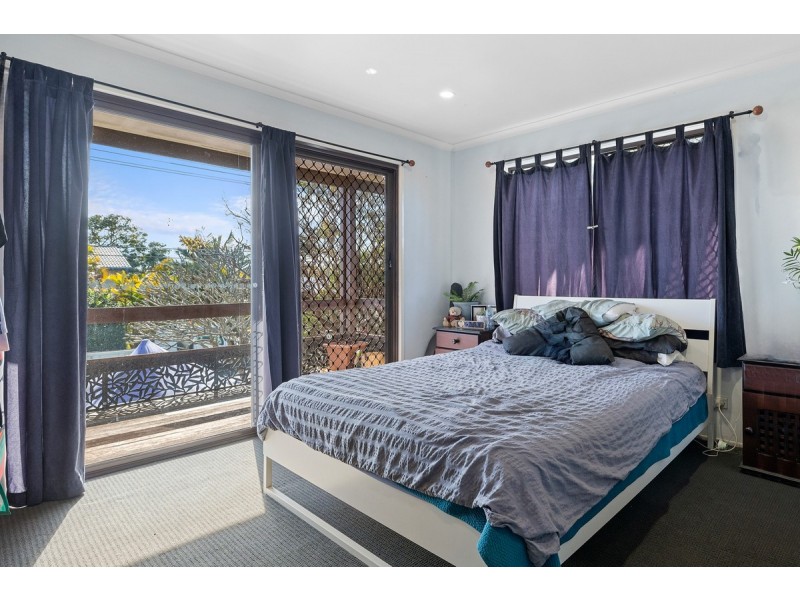 11 Sunbury Street, Birkdale QLD 4159