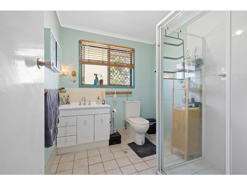 11 Sunbury Street, Birkdale QLD 4159