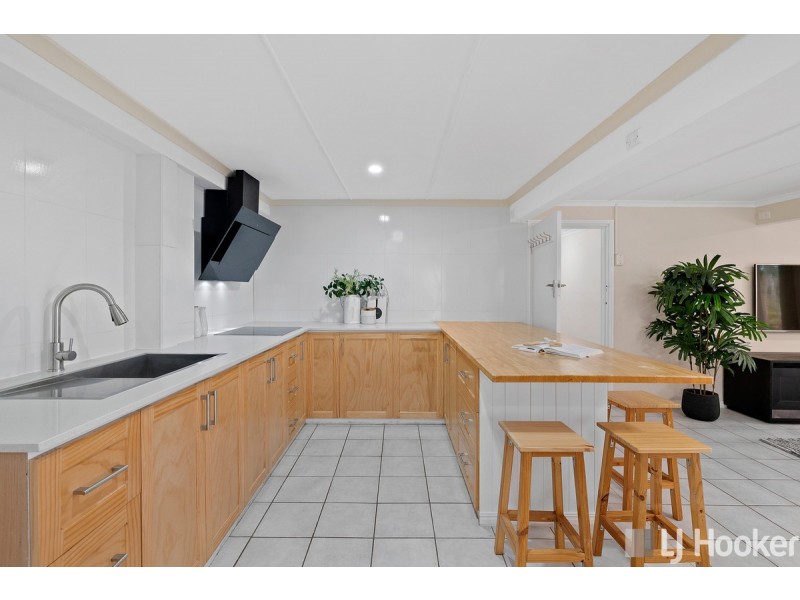 8 Danina Street, Mansfield QLD 4122