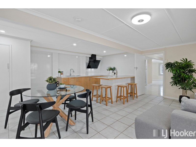 8 Danina Street, Mansfield QLD 4122