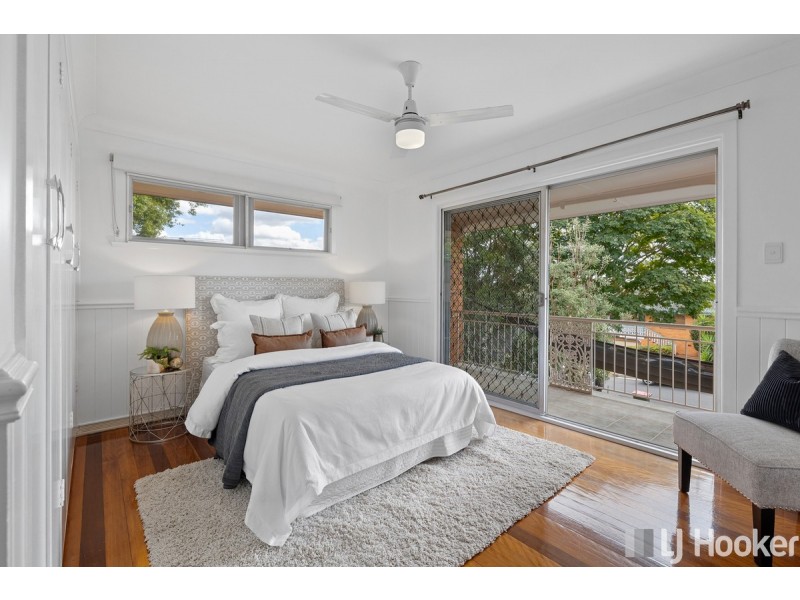 8 Danina Street, Mansfield QLD 4122