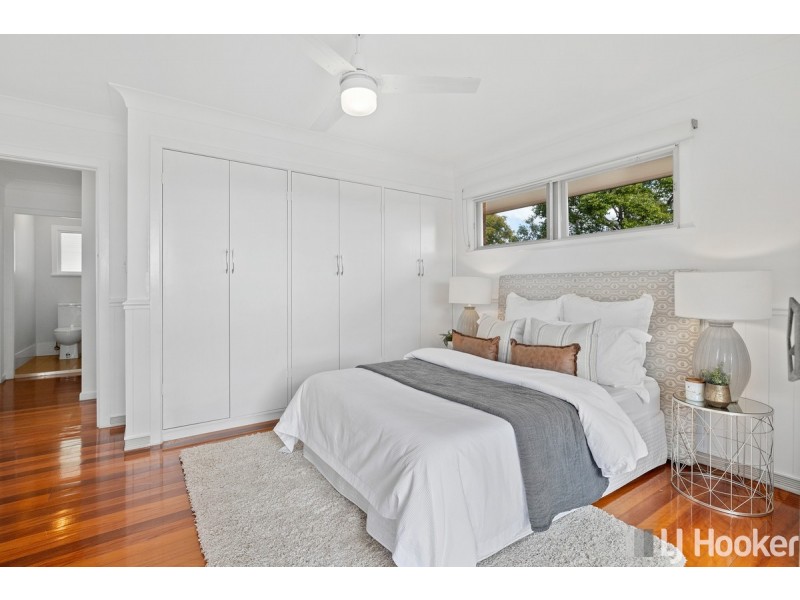 8 Danina Street, Mansfield QLD 4122