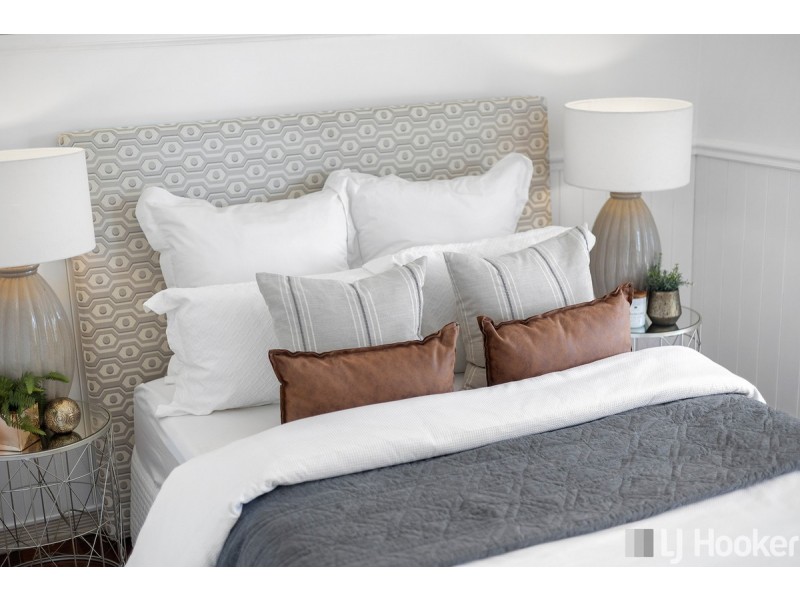 8 Danina Street, Mansfield QLD 4122