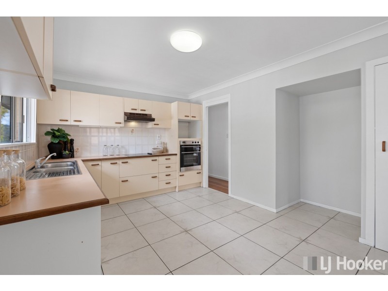 8 Danina Street, Mansfield QLD 4122