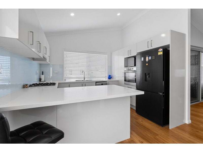 21/22-28 Collingwood Road, Birkdale QLD 4159