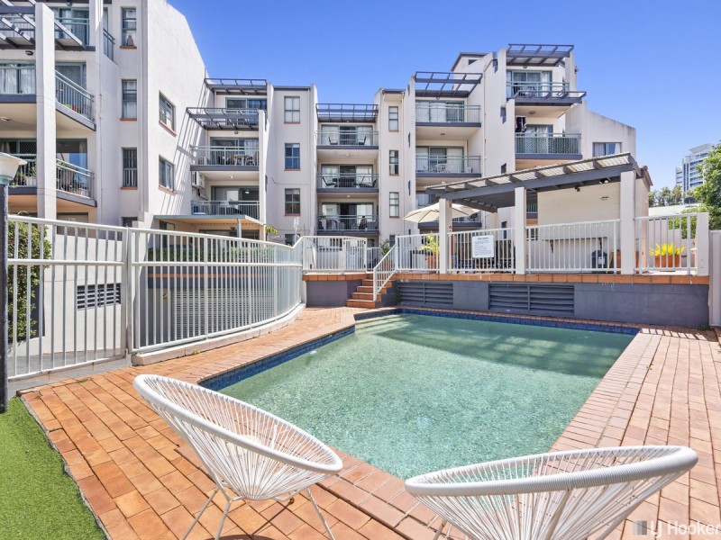 9/7-9 Robert Street, Labrador QLD 4215