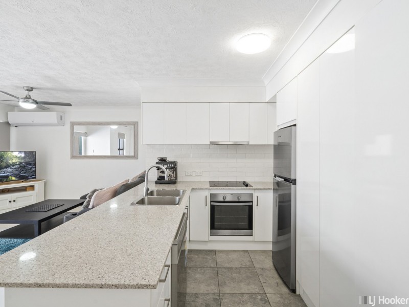 9/7-9 Robert Street, Labrador QLD 4215