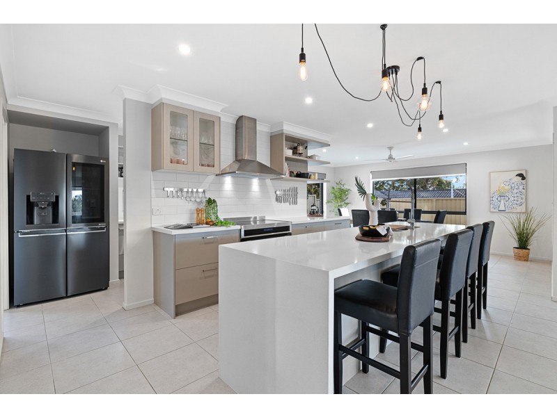 48 Bailey Road, Birkdale QLD 4159