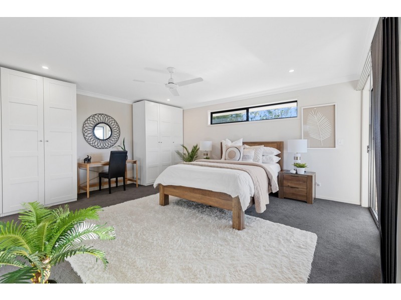 48 Bailey Road, Birkdale QLD 4159