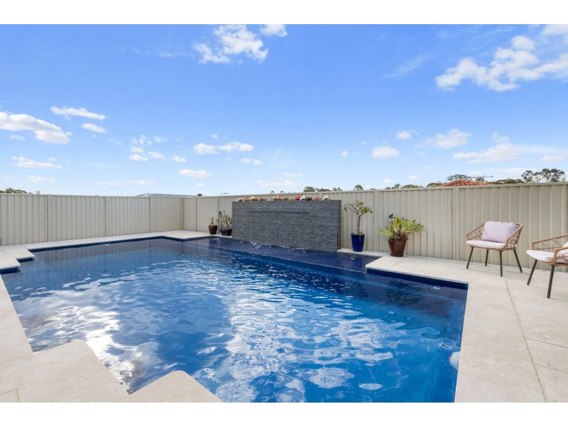 48 Bailey Road, Birkdale QLD 4159