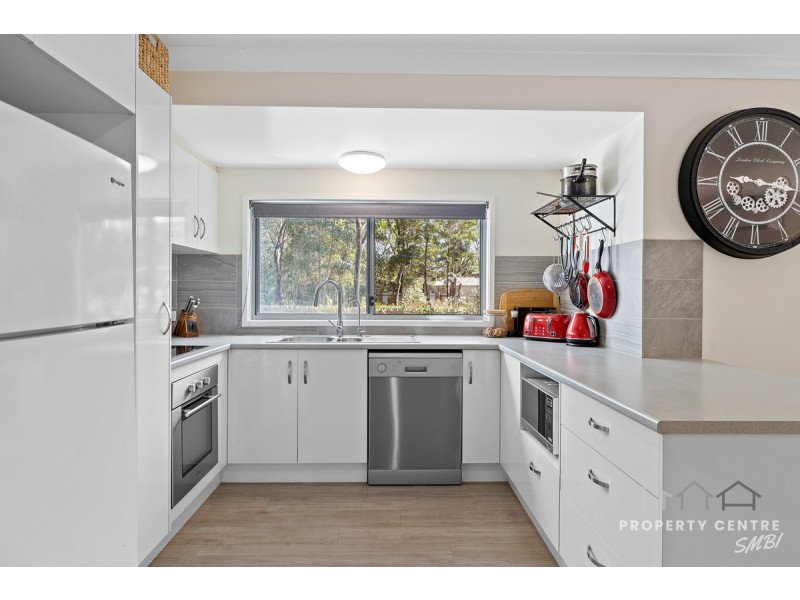 21 Stradbroke Drive, Russell Island QLD 4184