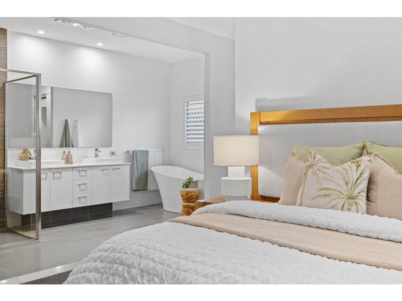 379 Esplanade, Manly QLD 4179
