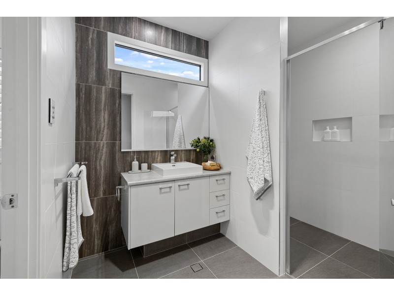 379 Esplanade, Manly QLD 4179