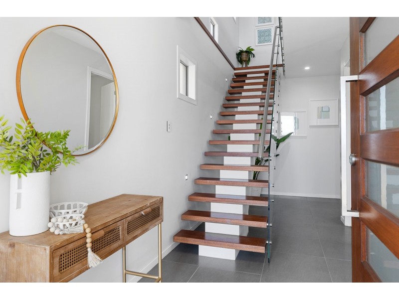 379 Esplanade, Manly QLD 4179